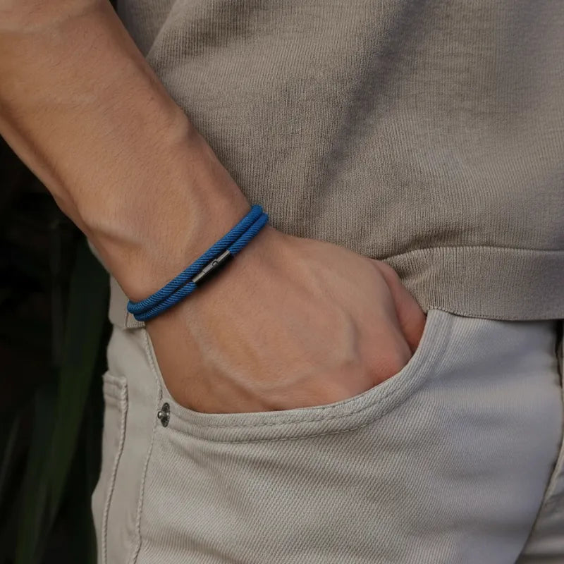 Minimalistisches blaues Seilarmband Welle